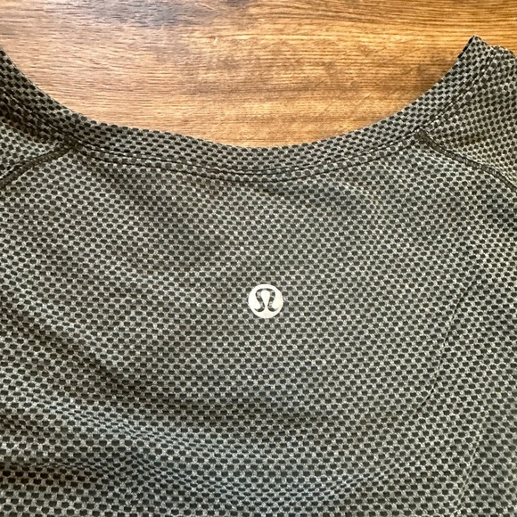 LuLulemon athletic top women’s XXS - Picture 3 of 5